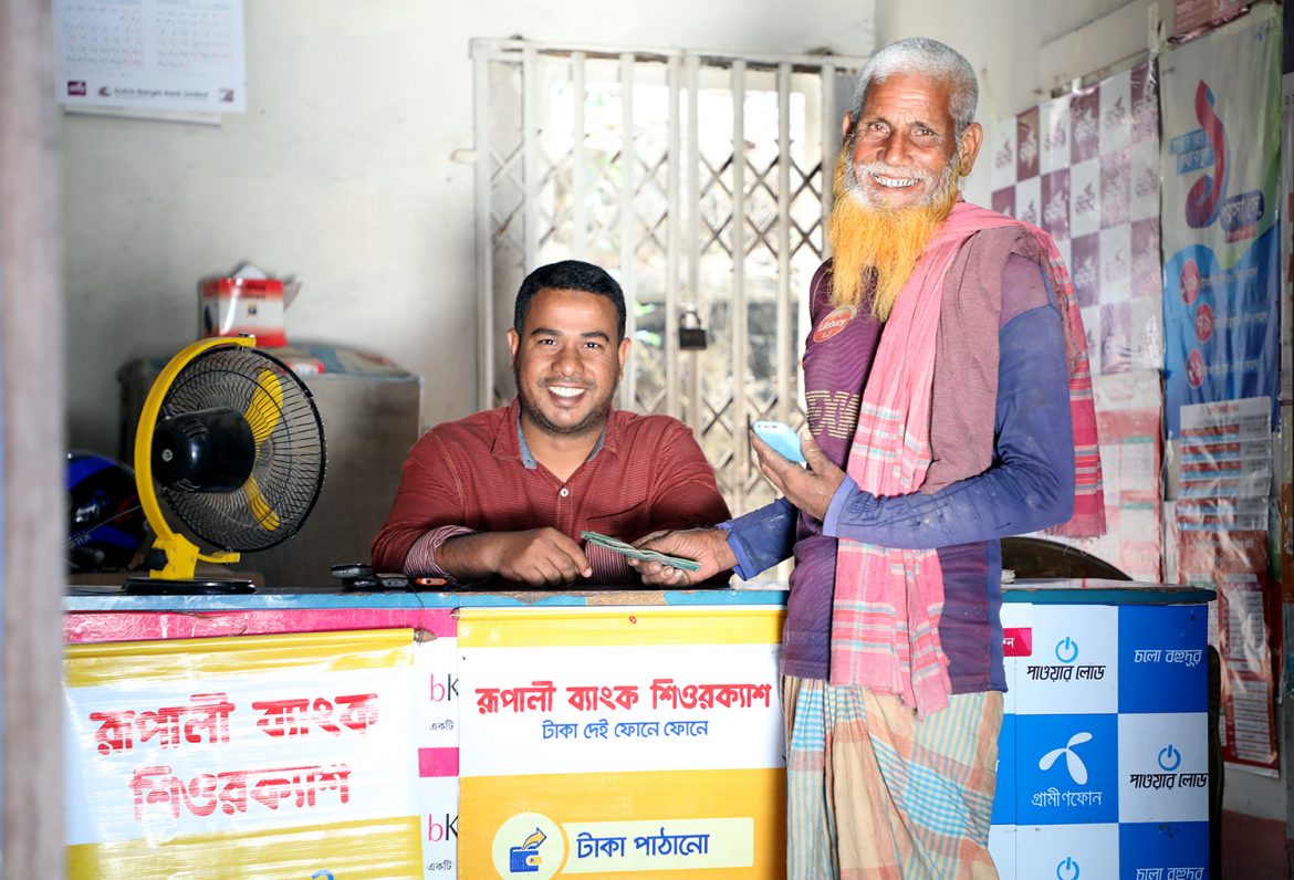 শিওরক্যাশের মাধ্যমে সুবিধাভোগীদের একাউন্টে পৌঁছে যাচ্ছে সরকারের অর্থ সহায়তা