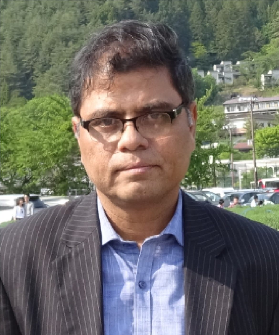 সোস্যাল মিডিয়া জোয়ার- আমরা কি ভাসছি, না ডুবছি?