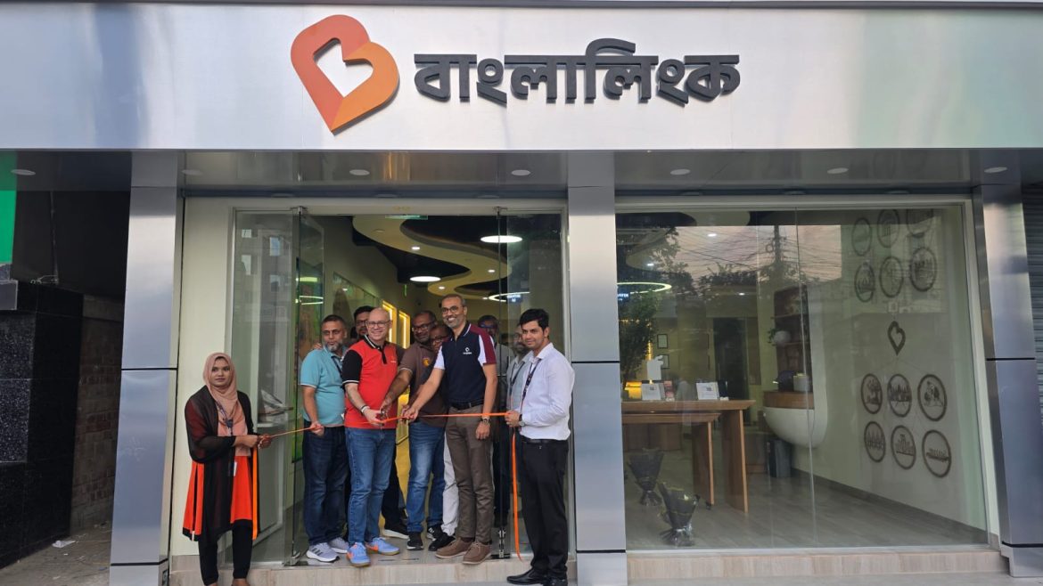 উন্নত গ্রাহকসেবা প্রদানে খুলনায় বাংলালিংকের নতুন ফ্ল্যাগশিপ স্টোর   